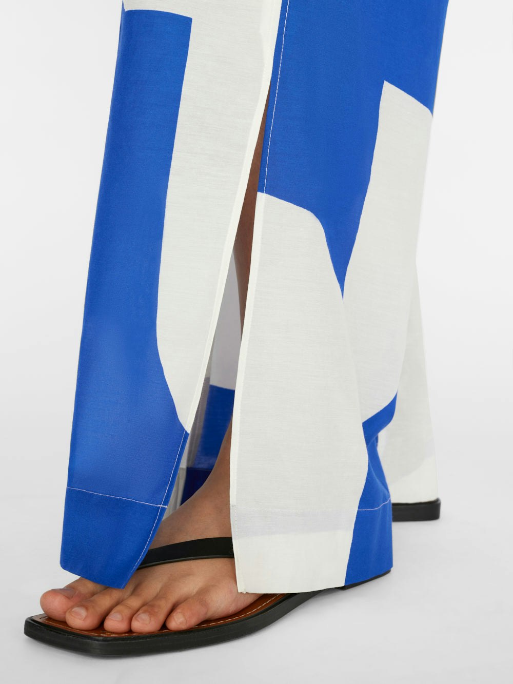 pant hem view